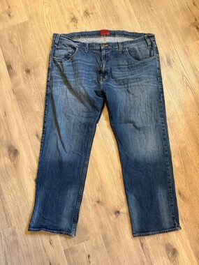 The Foundry Supply Co. Relaxed Jeans in Medium Blue